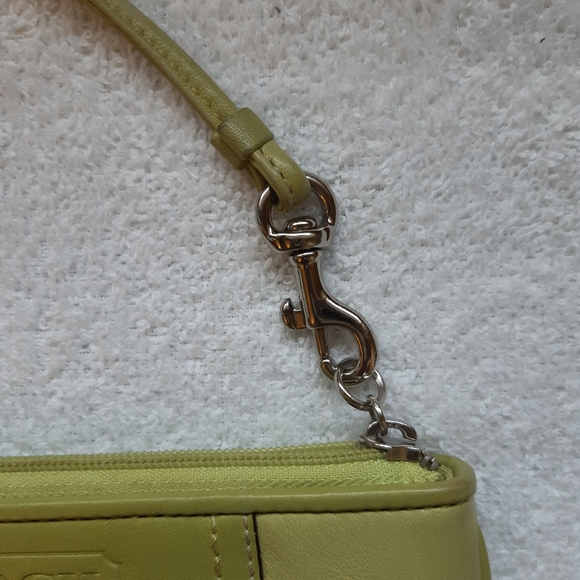 Coach inspired wristlet - Picture 6 of 8